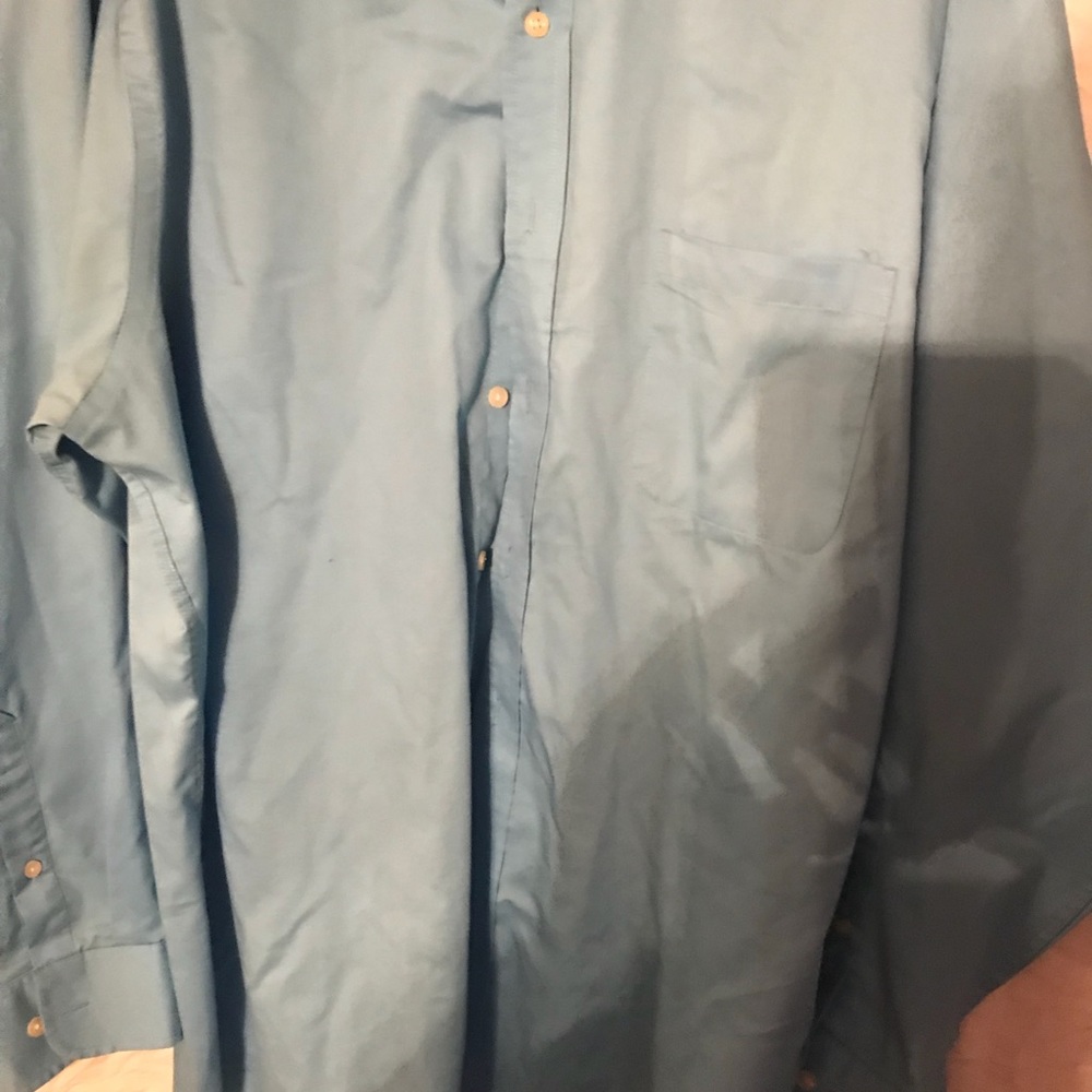 Chaps classic fit twill dress shirt.